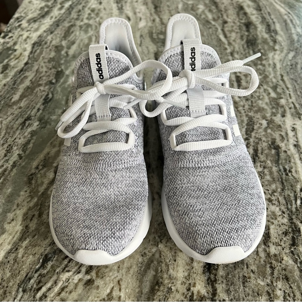 Adidas sneaker size 8
